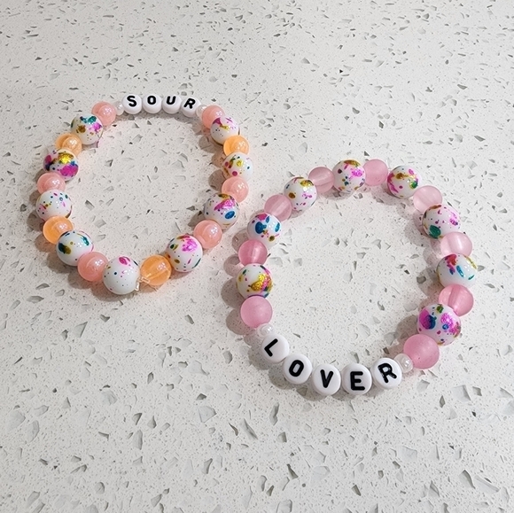 Taylor Swift Olivia Rodrigo Inspired Friendship Bracelets - Picture 2 of 7